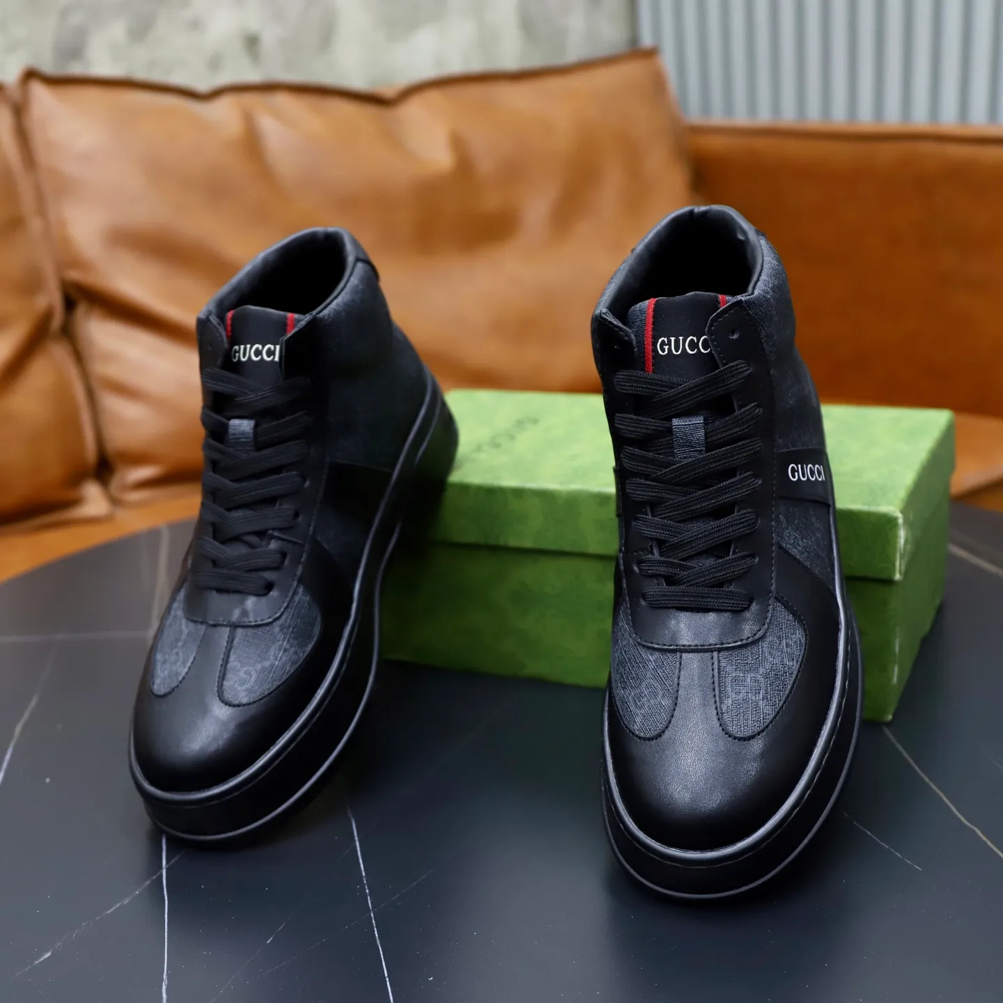 Ex-factory price: 442💰🙅‍♂️🙅‍♂️🙅‍♂️ Brand: GUCCI Standard code: 38-44 (45 customized) Grade: Same as the official website Material: Original cowhide material spliced with brand cloth Comfortable and breathable lining Lightweight and wear-resistant sports outsole Style category: Men's fashionable casual shoes Running sports shoes Distinguished luxury brand elements Top luxury color: actual picture color